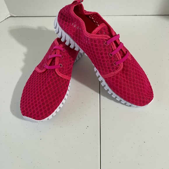 Pink Quick Drying Mesh Water Shoes Women size 8.5 (39) NEW - Picture 2 of 6